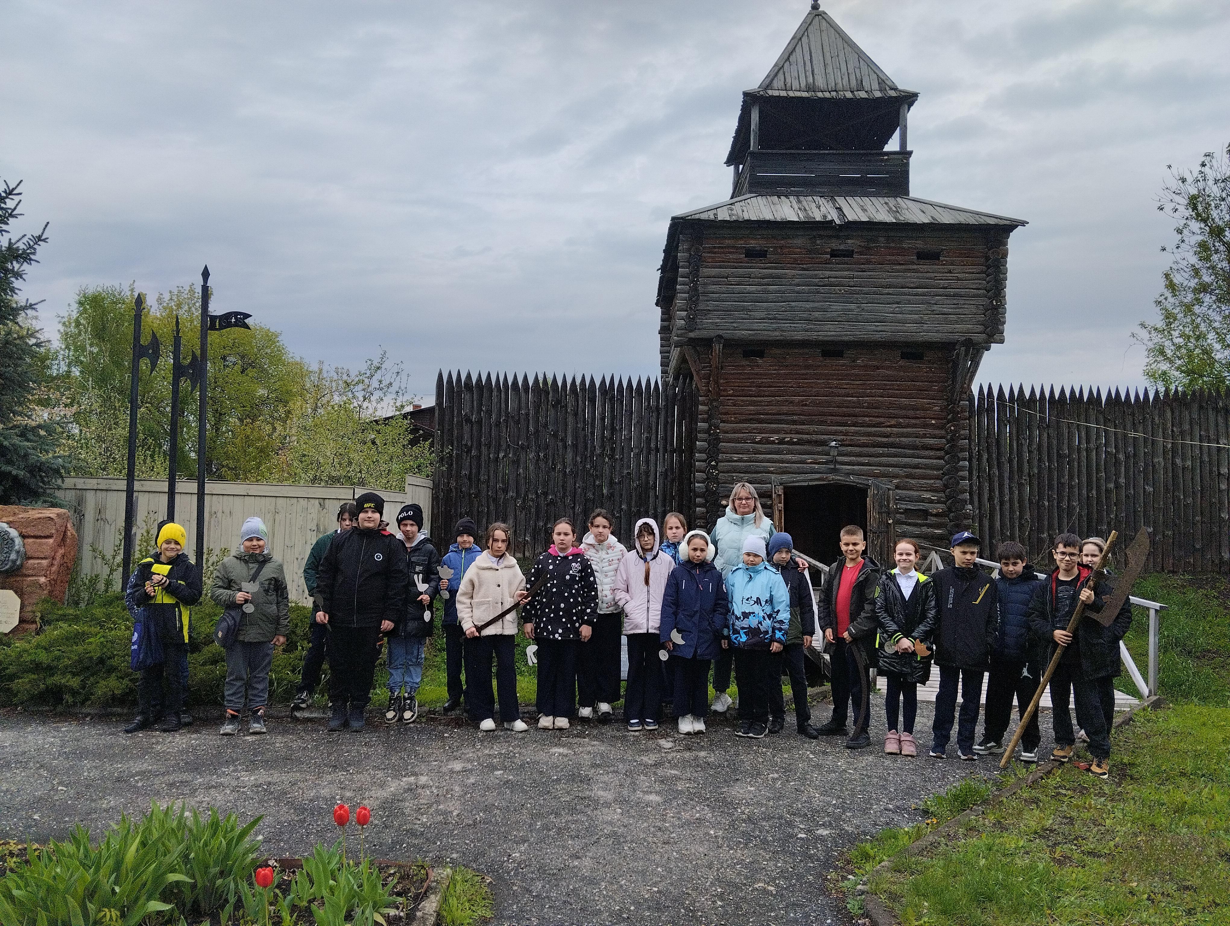 7 мая 4в и 3г классы посетили музей Музей &amp;quot;Градостроительство и архитектура Симбирска-Ульяновска&amp;quot;.